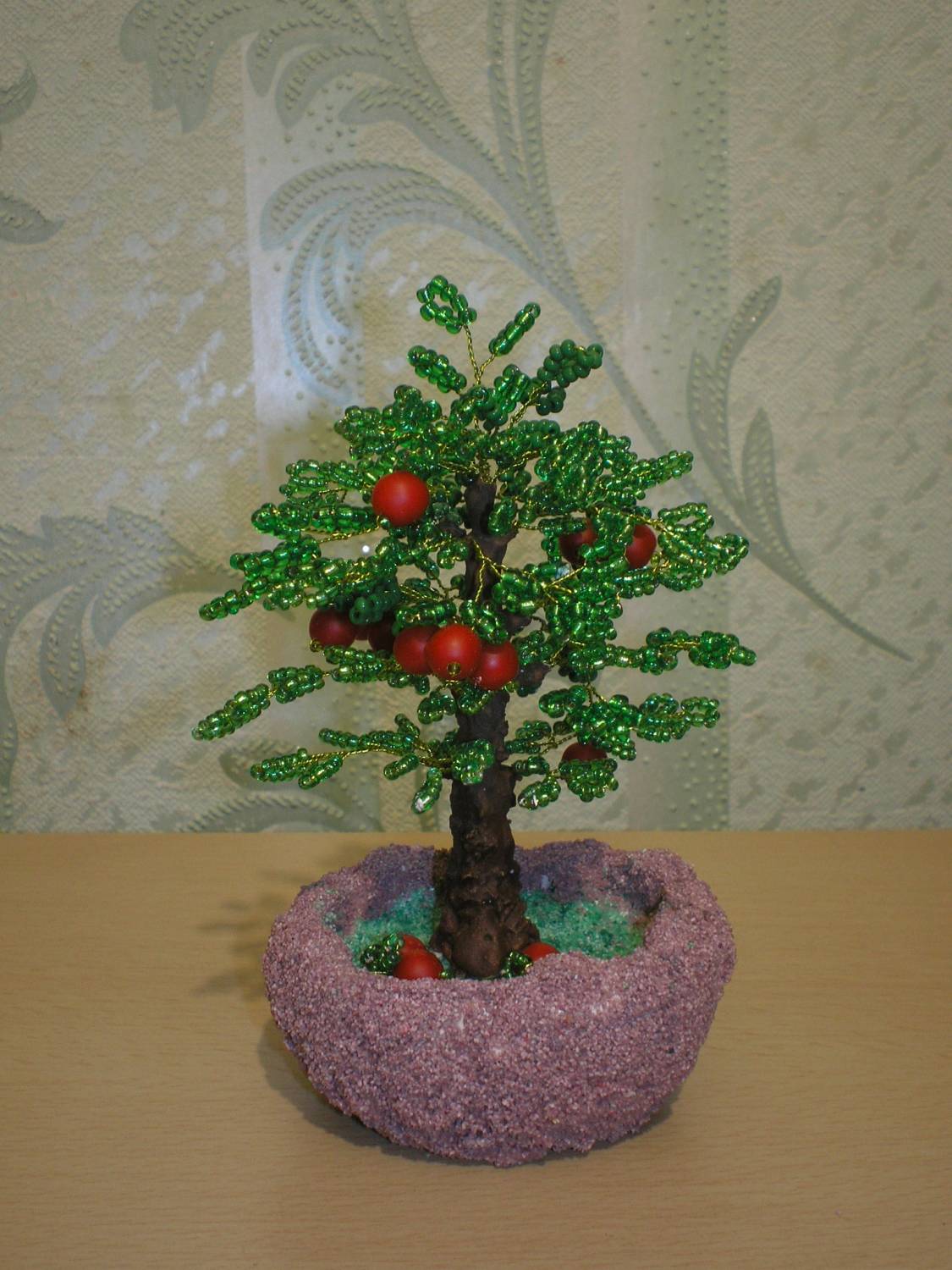 Яблонька из бисера Яблонька из бисера